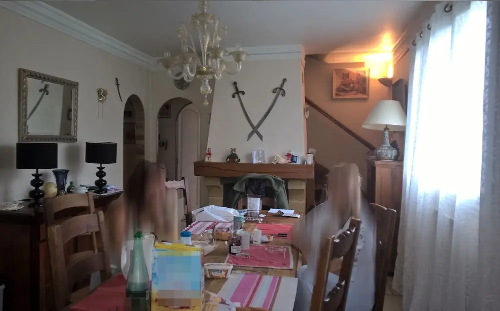 Chambre dans une maison pleine de vie
