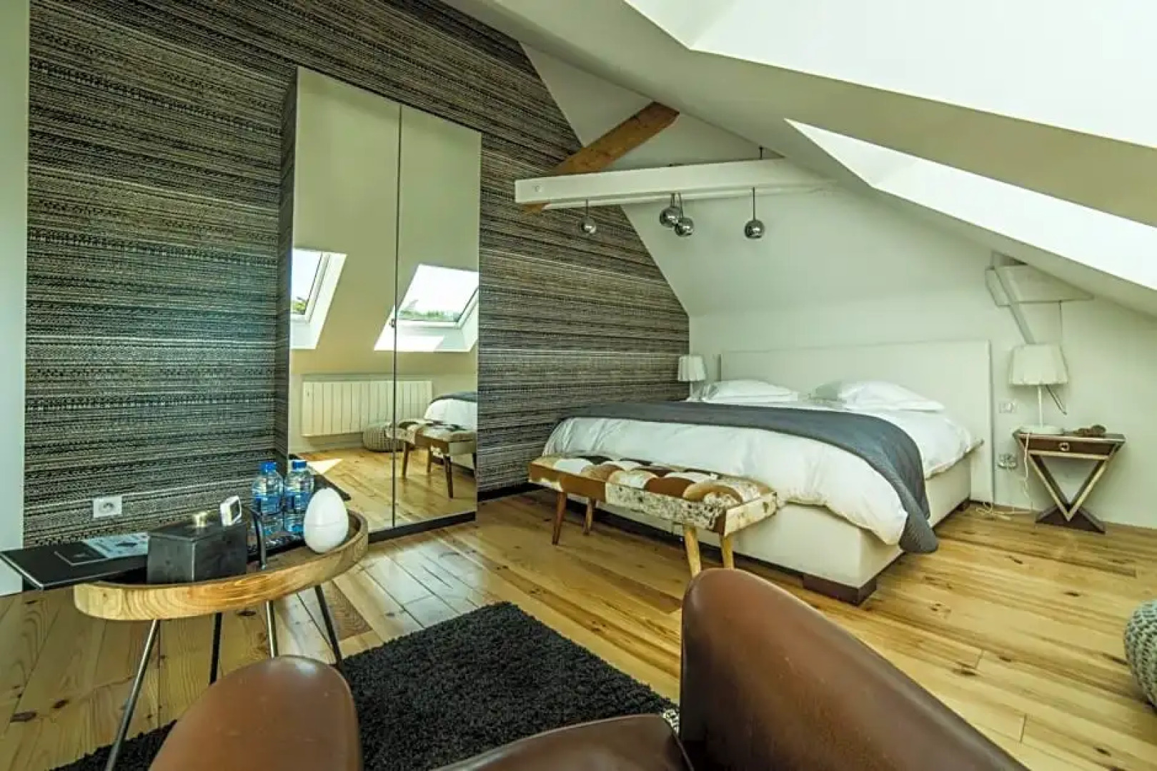 Les Bulles Dorées Art & Gallery & Spa