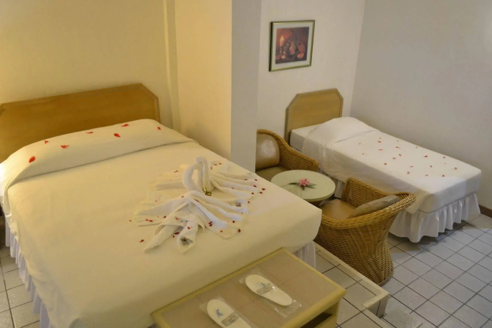 West Plaza Hotel by the Sea