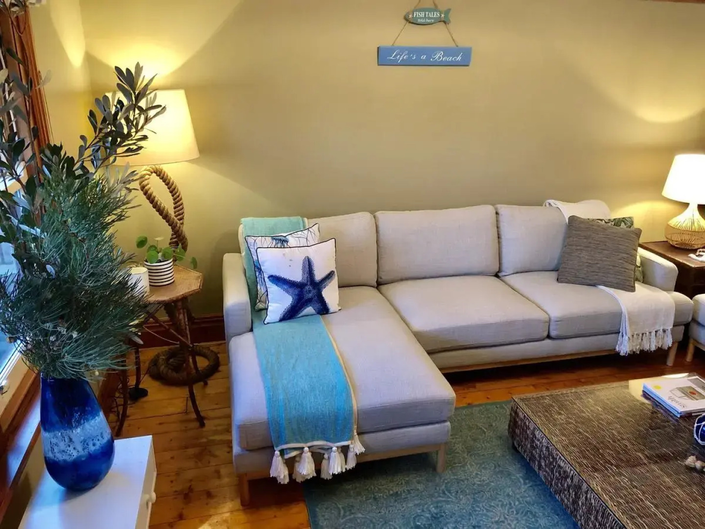 Sinnamon's By The Sea