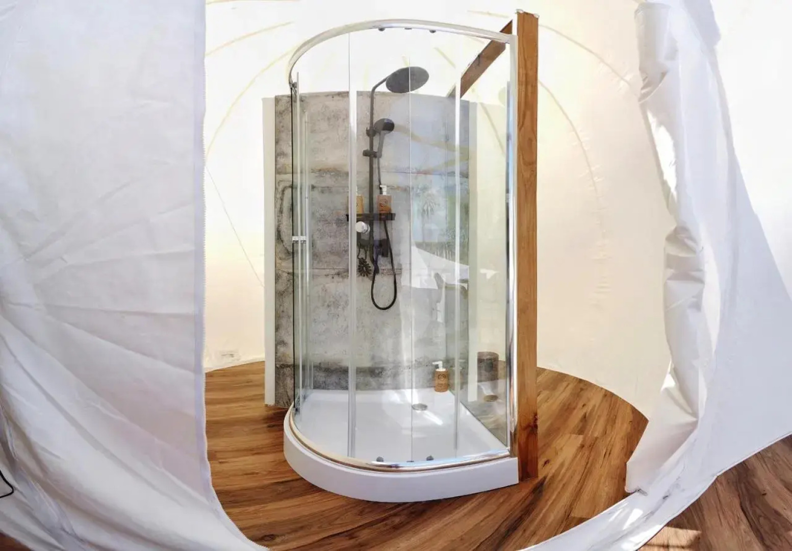 Green Land Bubble Glamping