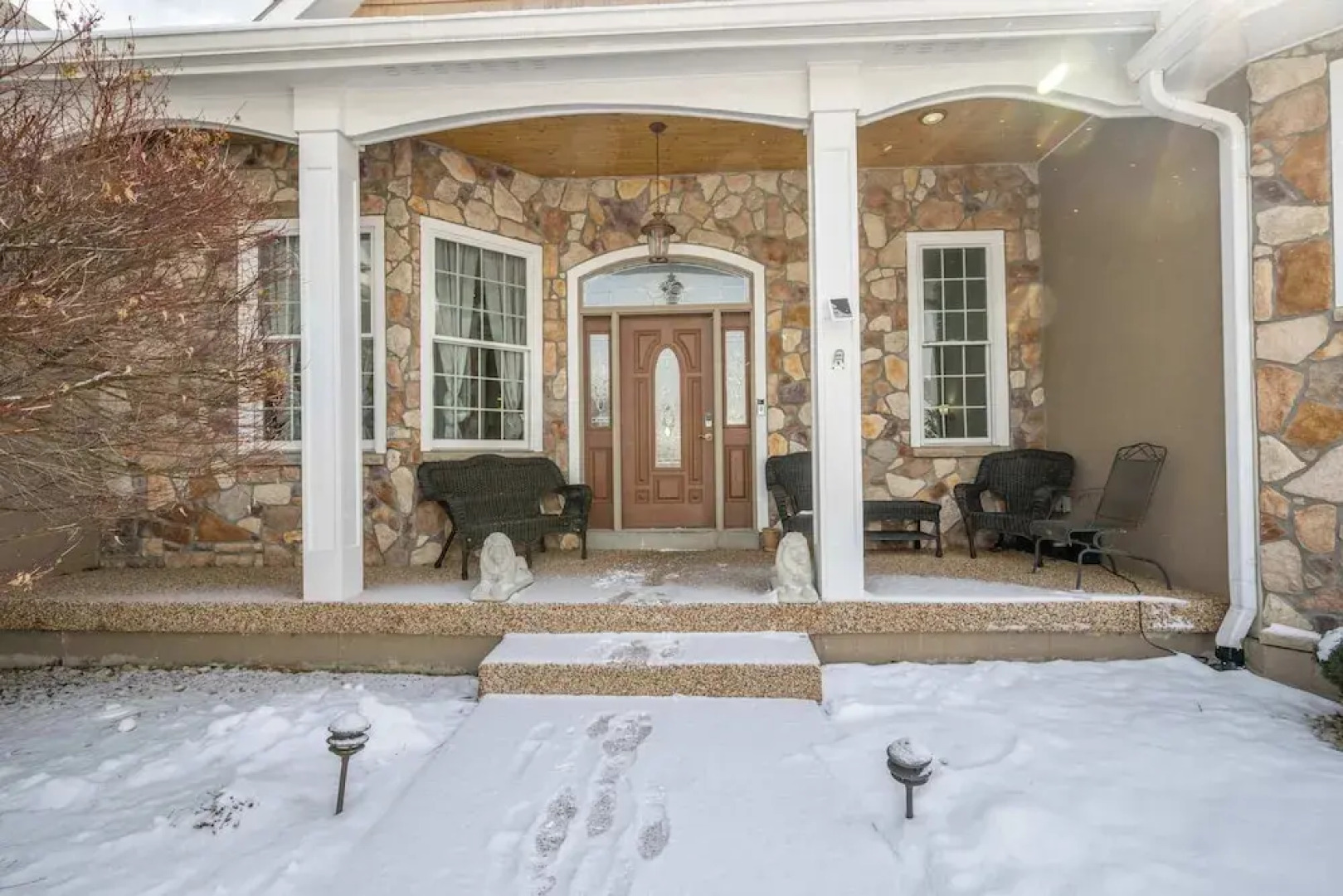 The Bishops Manor Stay for 10!