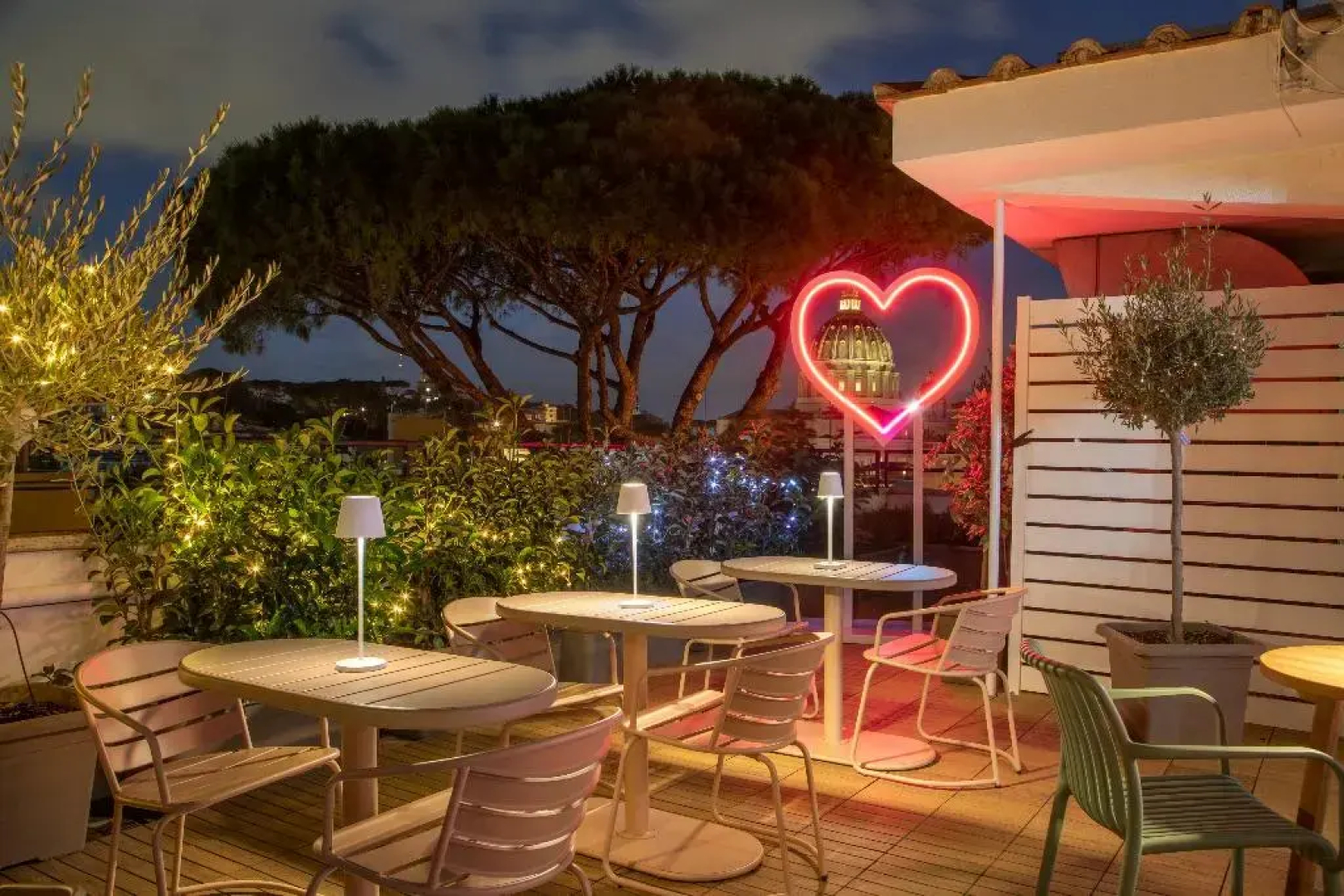 Fragrance Hotel St. Peter