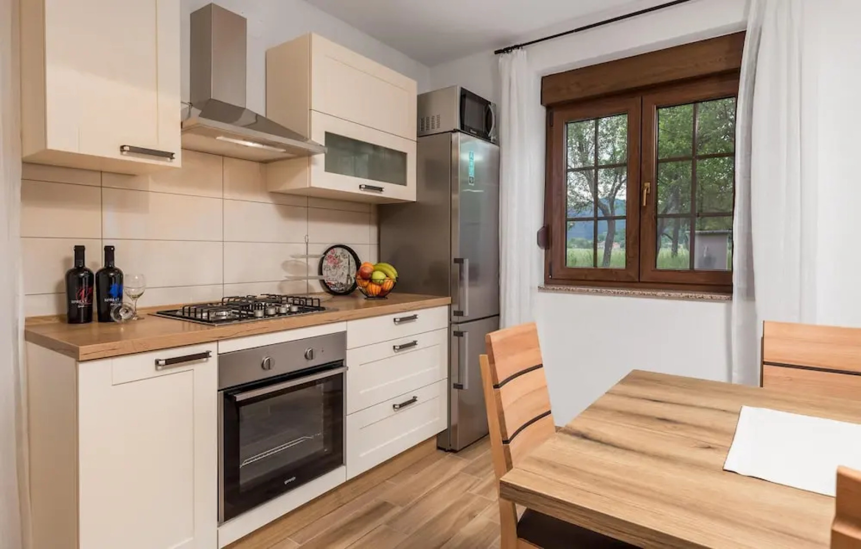 Amazing Home in Otocac With Wifi, 4 Bedrooms and Outdoor Swimming Pool