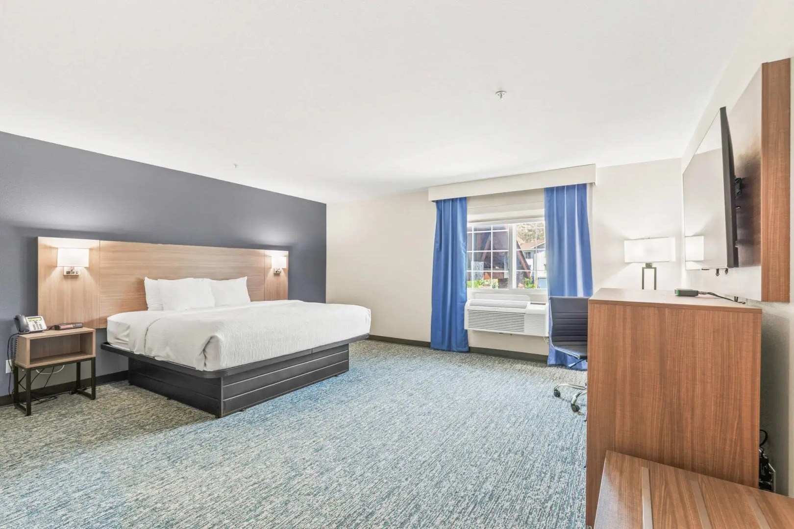 Quality Inn & Suites On the River