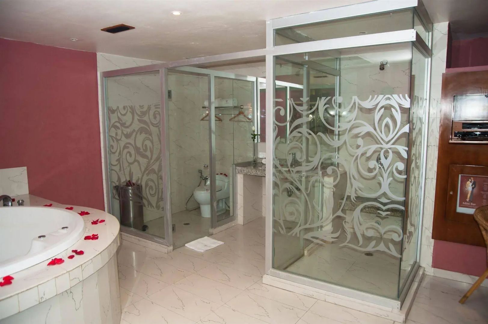 Hotel Aladdin Caracas - Couples Only