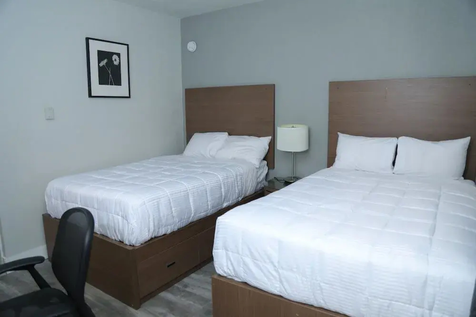 Queensway Court Motel