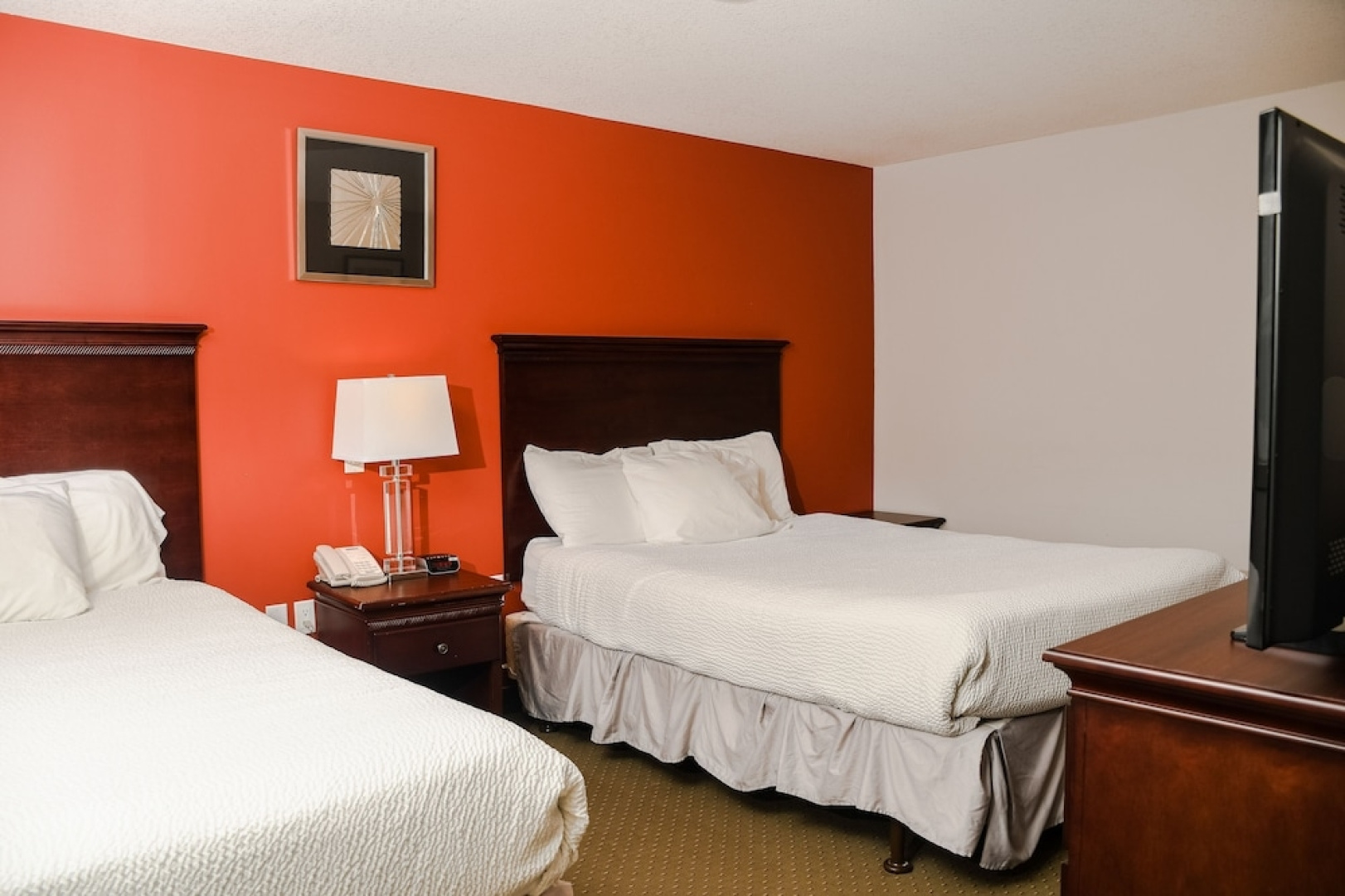 Crest Inn & Suite