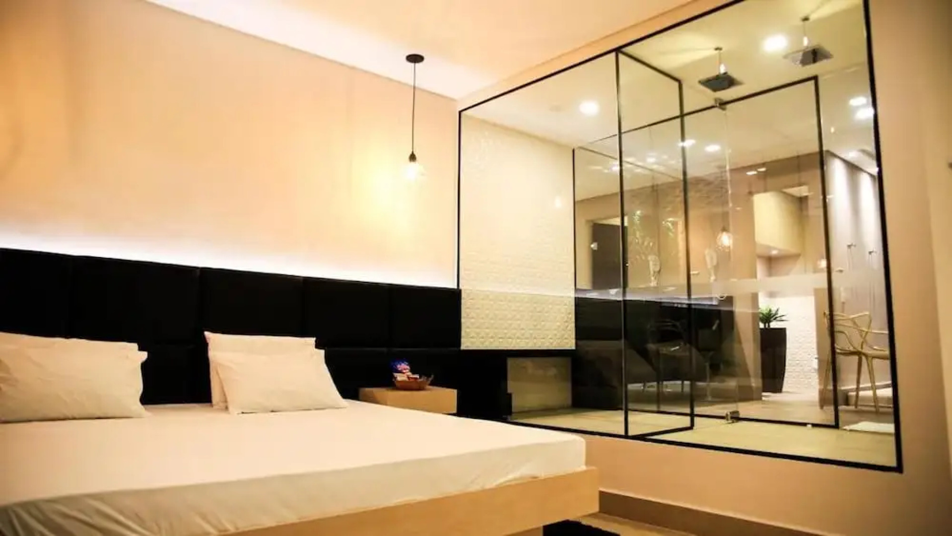 Motel Imperium Adults Only