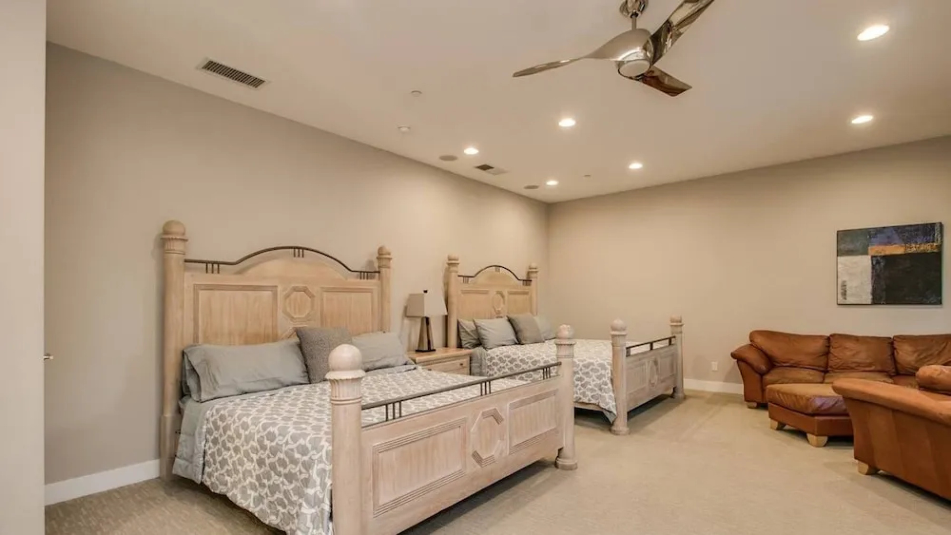 Luxe 4 Bdrm W/pool and Spa on Golf Course Lot!