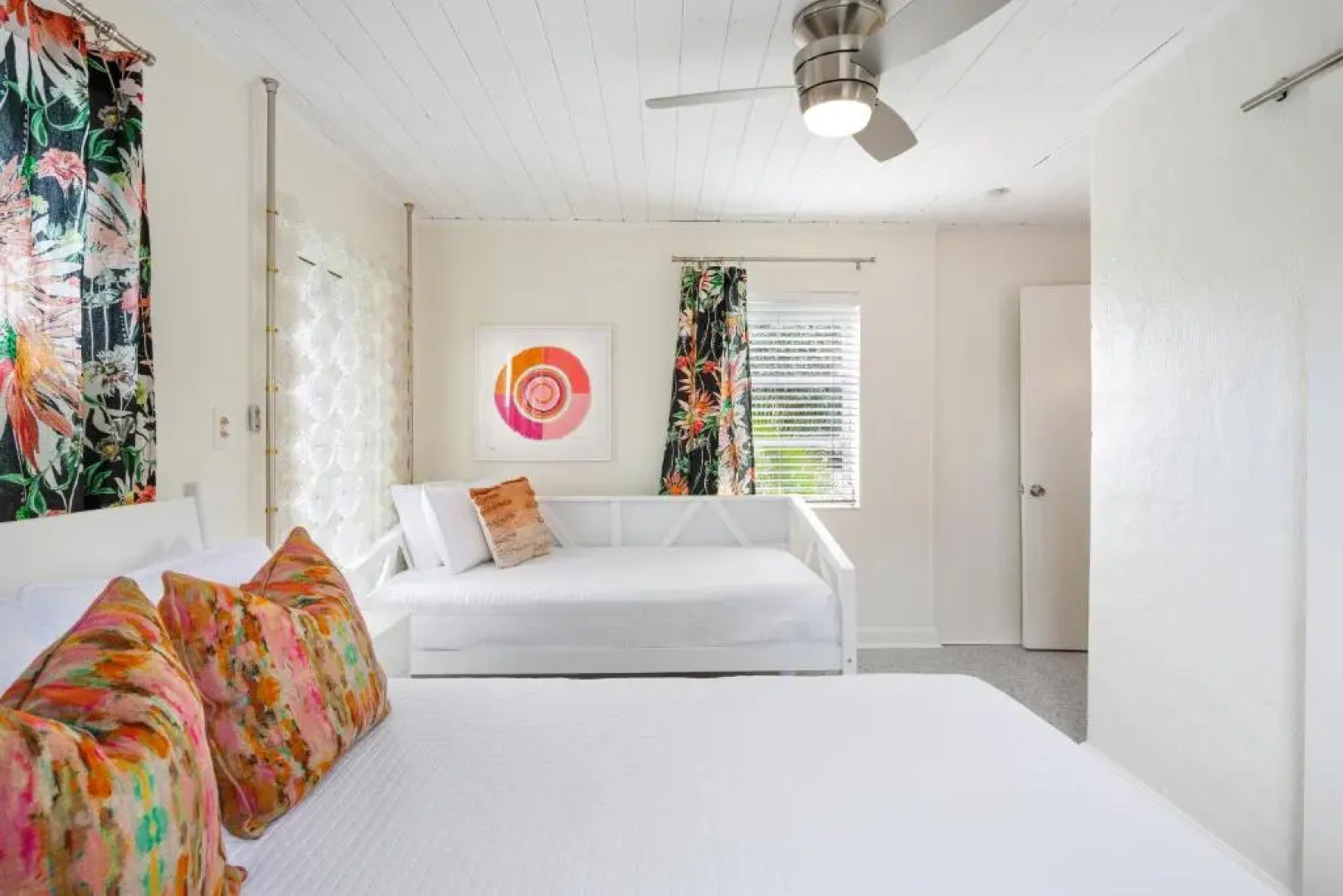 Sunset Inn & Cottages