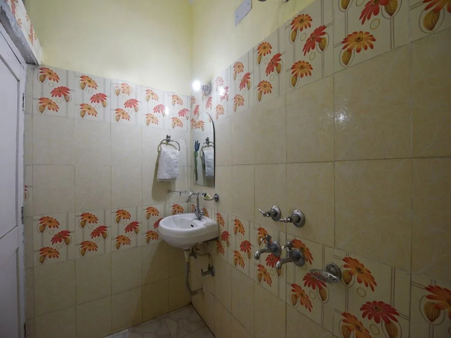 OYO 26186 Dagshai View