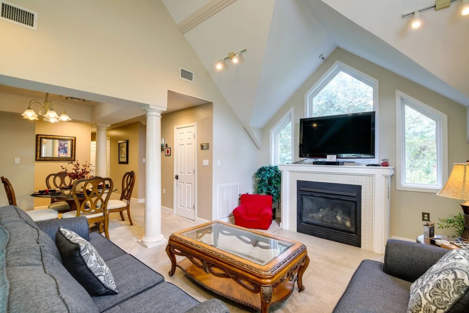 Sevierville Vacation Rental: 6 Mi to Dollywood!