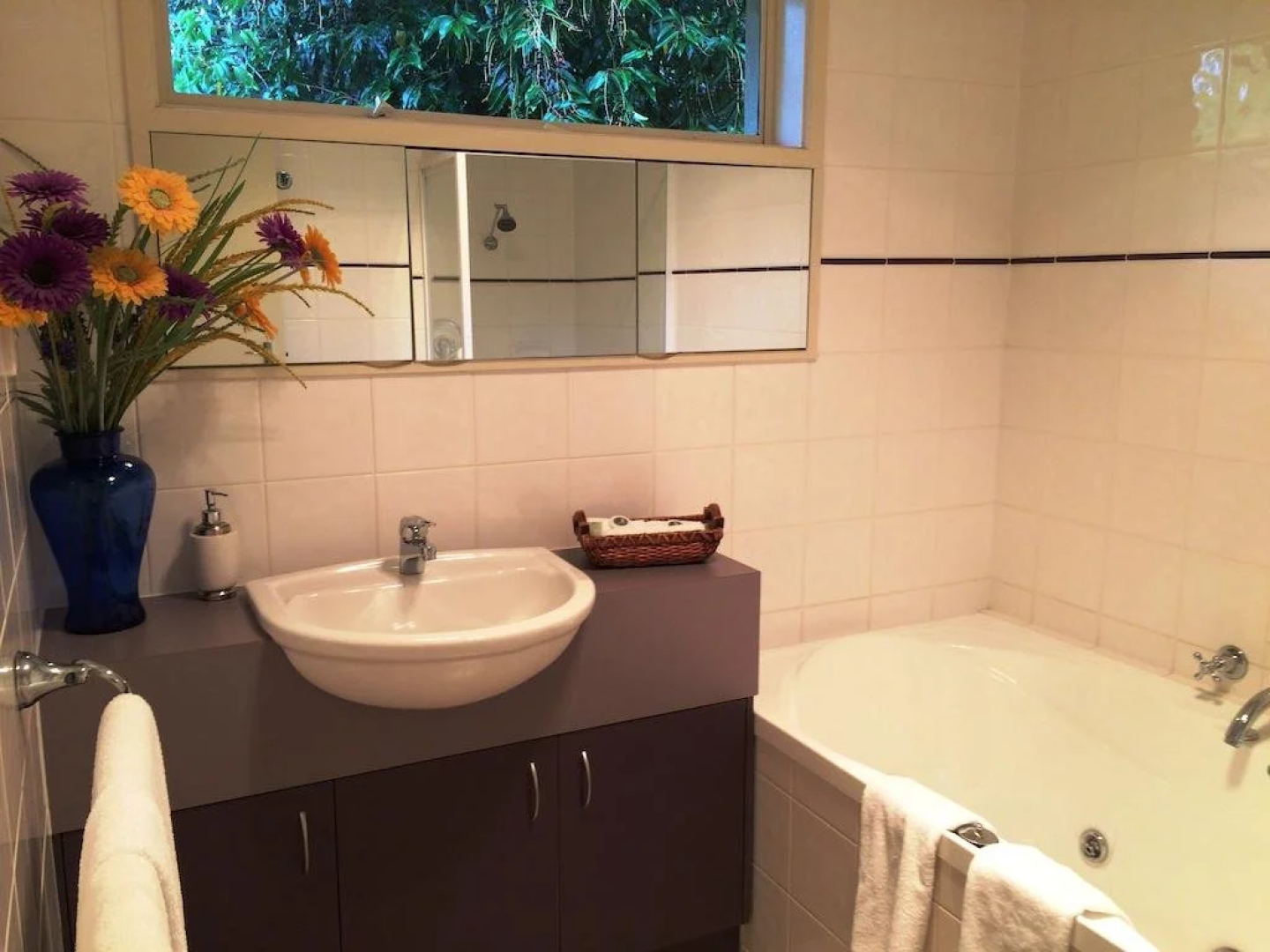 Acacia House Spa Balcony Apartment