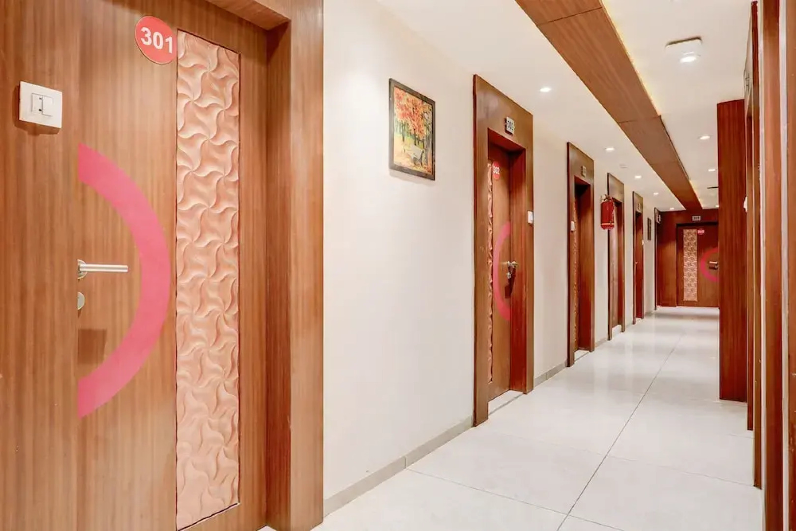 Hotel Simran Raghuveer Para by OYO Rooms
