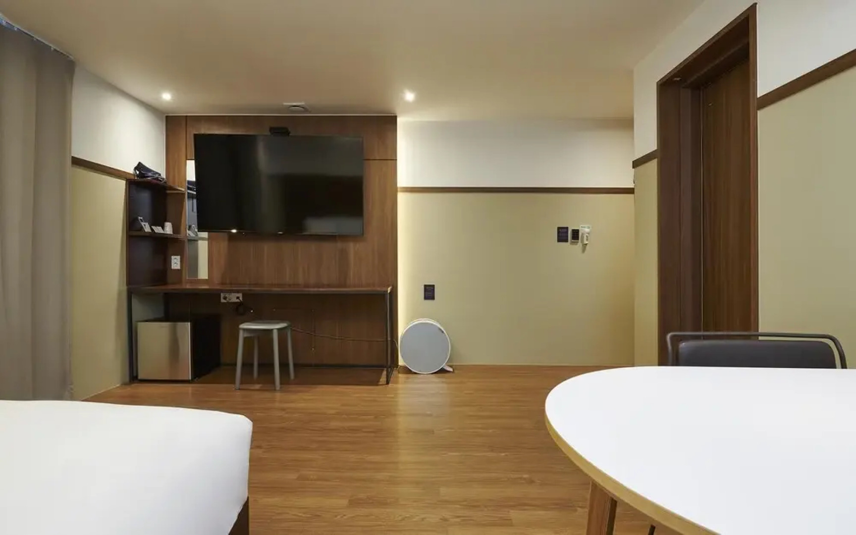 Seosan Lake Park Just Sleep Hotel