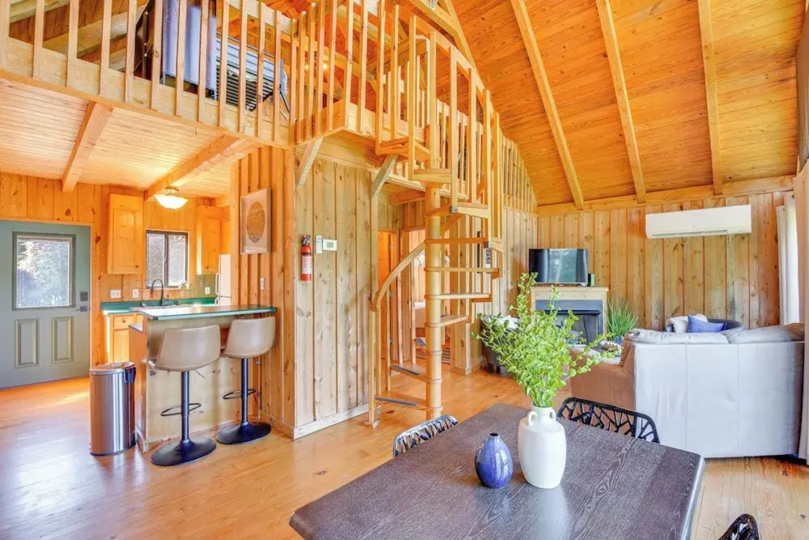 Lake Keowee Access: Idyllic Six Mile Cabin!