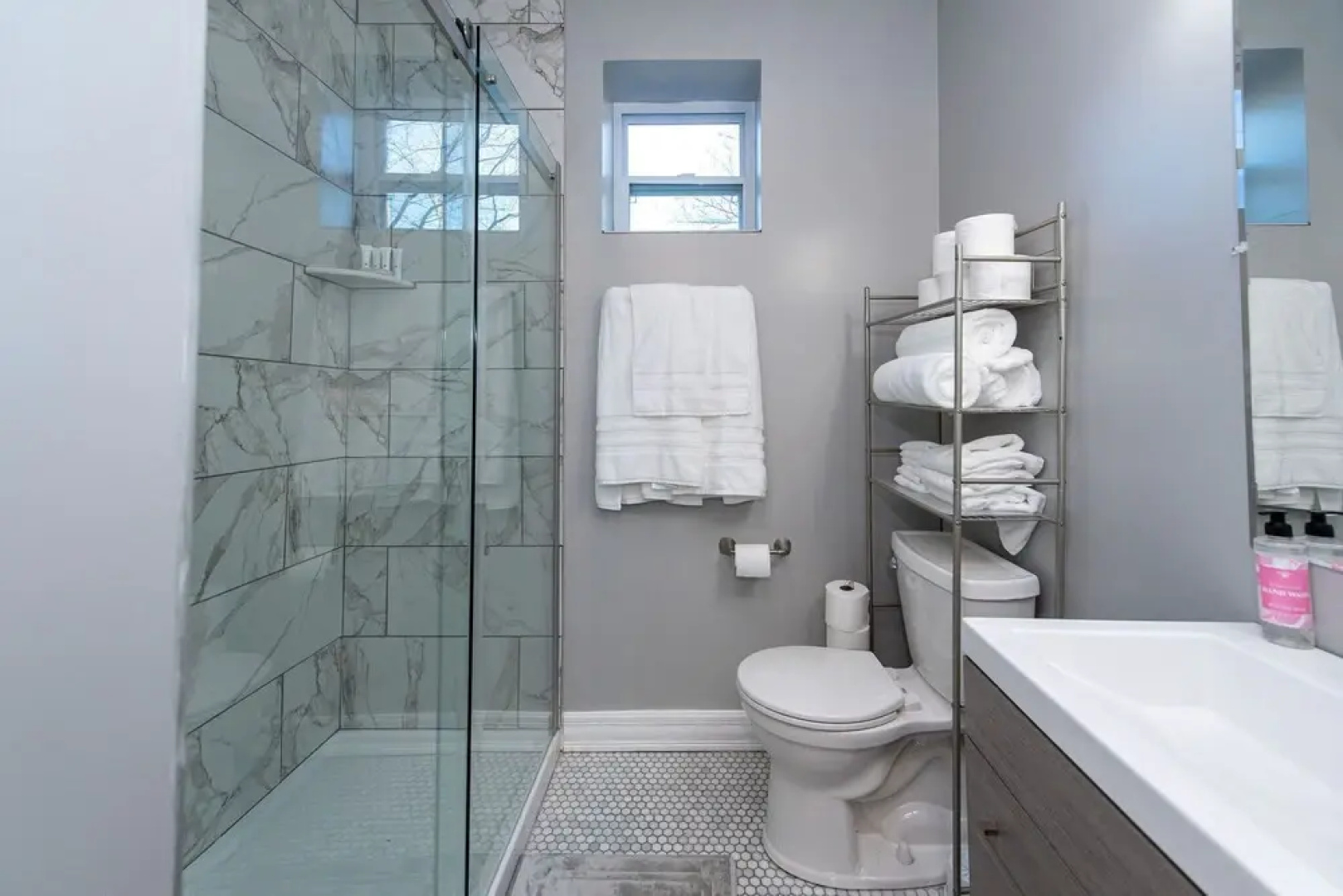 The Incline Suite 2