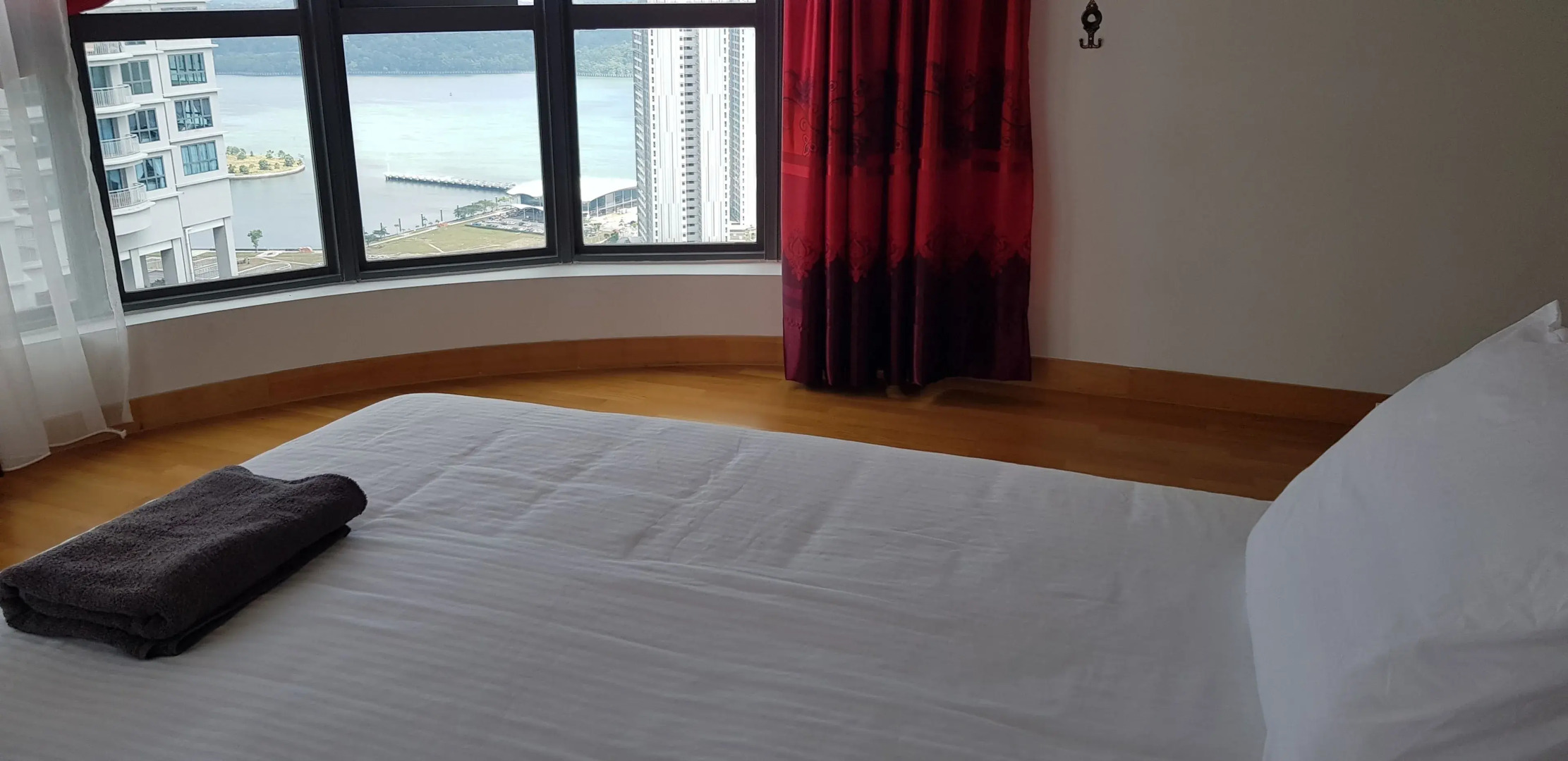 Teega Suite 3BD Seaview Puteri Harbour
