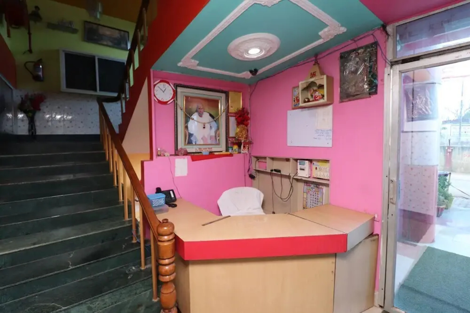 L X Inn by OYO Rooms