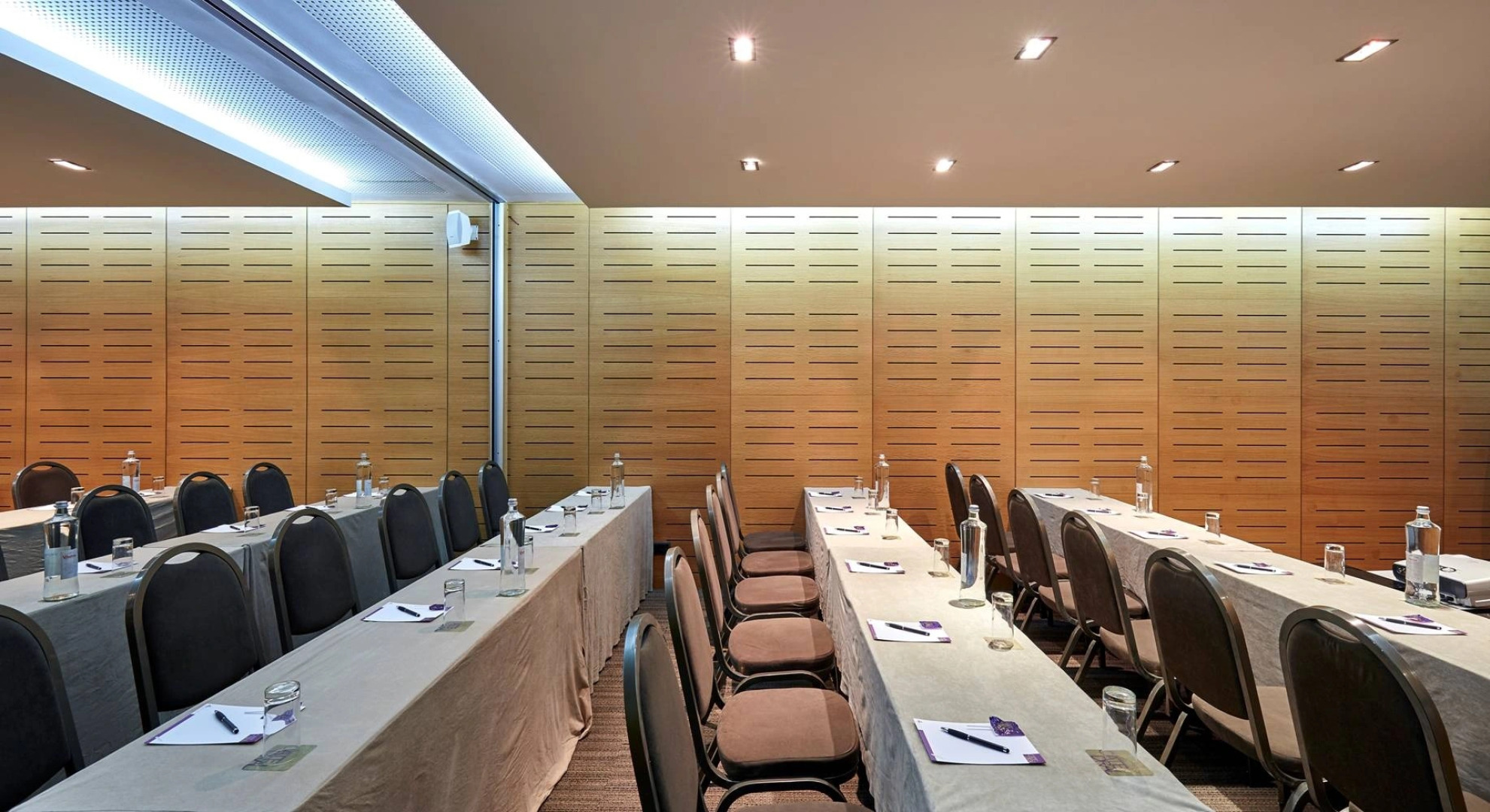 Отель Barcelona Catedral