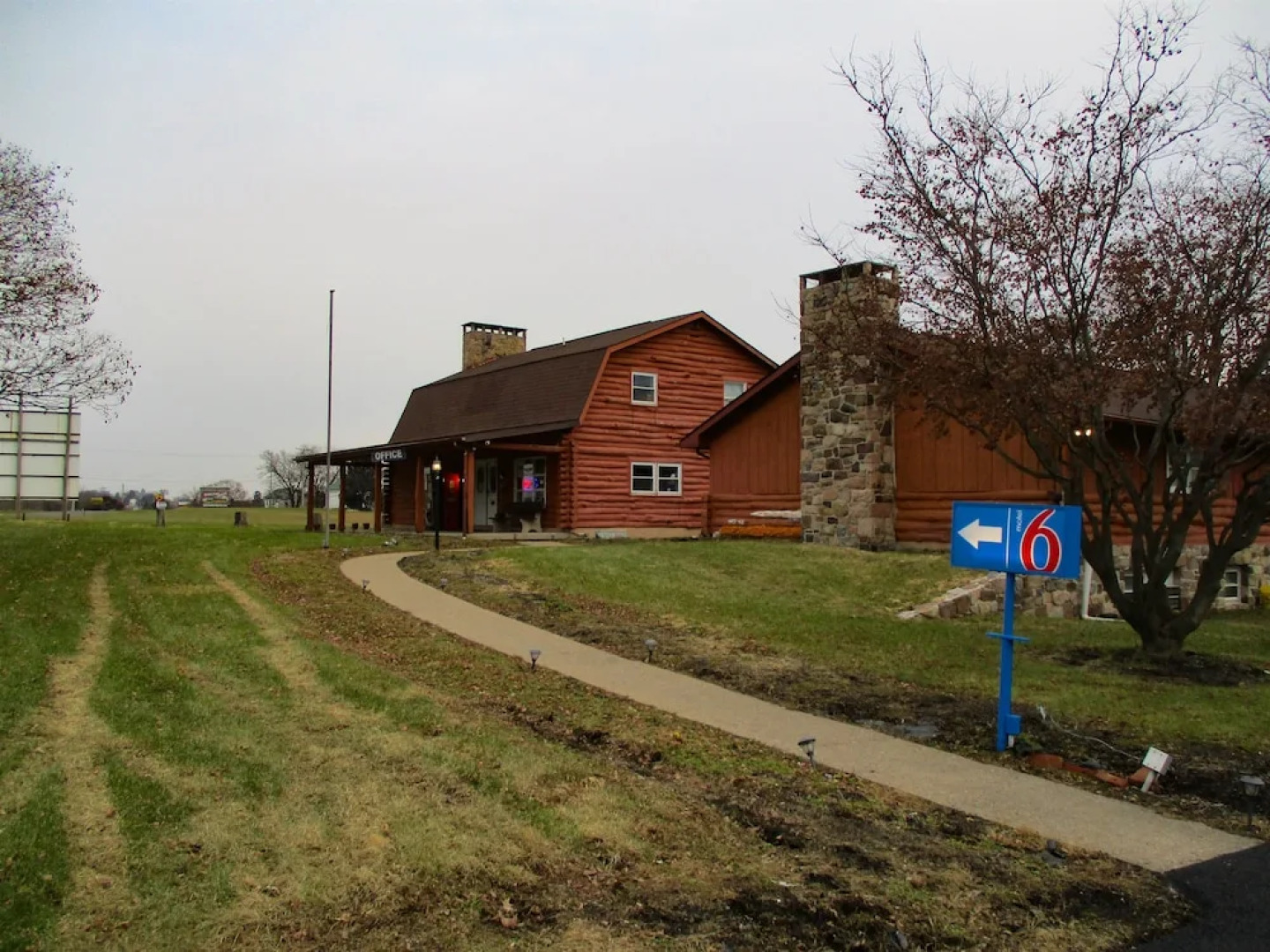 Seasons Inn & Suites