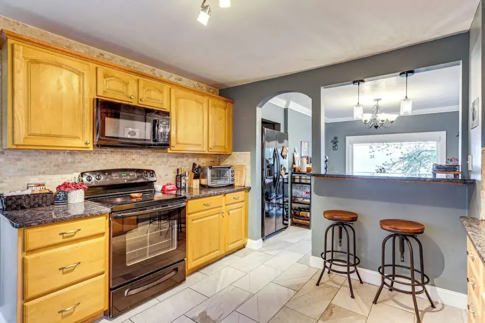 Lakefront Cottage 2 Mi to Palladium in Worcester!