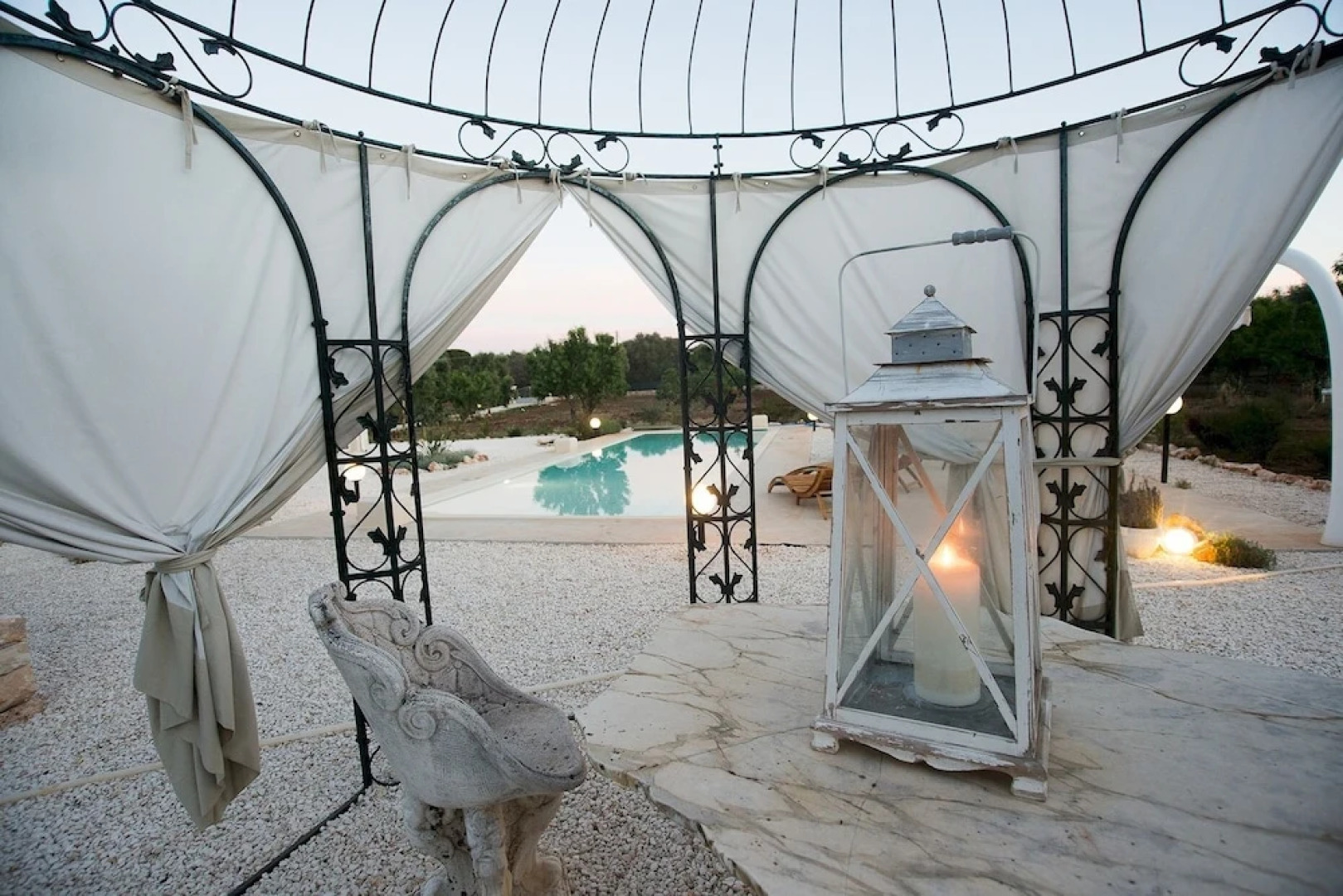 Lamia Tipica con Piscina