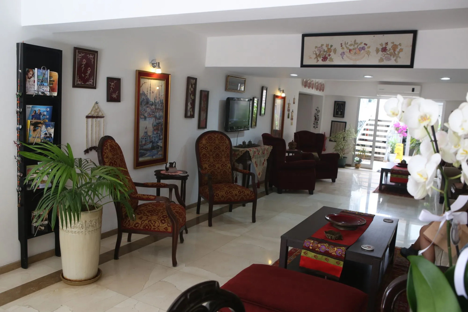 7. Art Feslegen Hotel