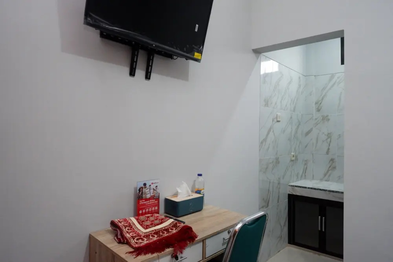 RedDoorz Syariah near Rumah Sakit Bhina Bhakti Husada