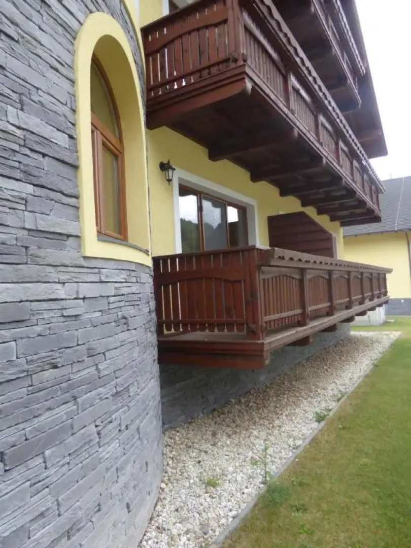 Apartman Naji - Tale