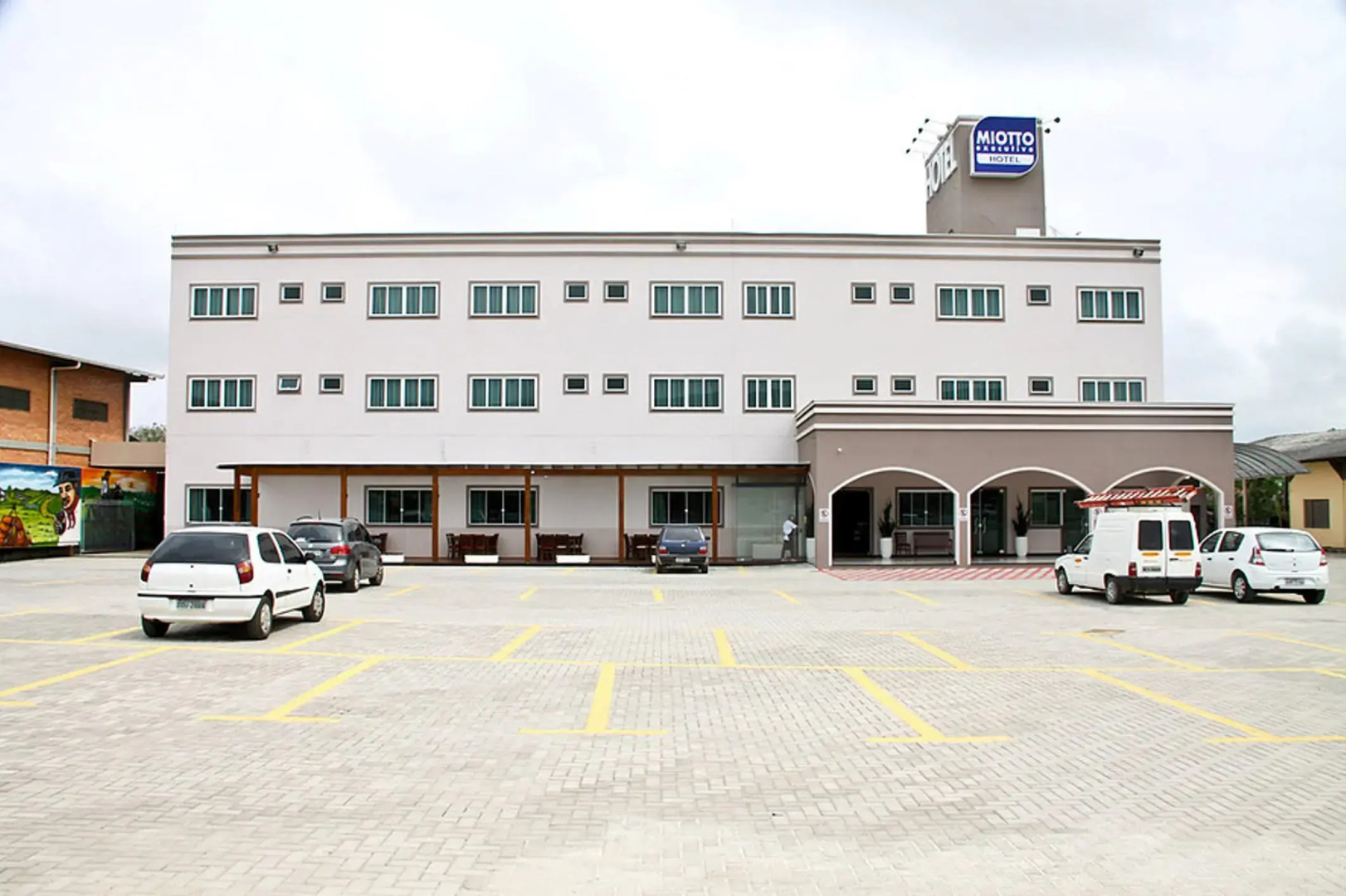 Miotto Executive Hotel