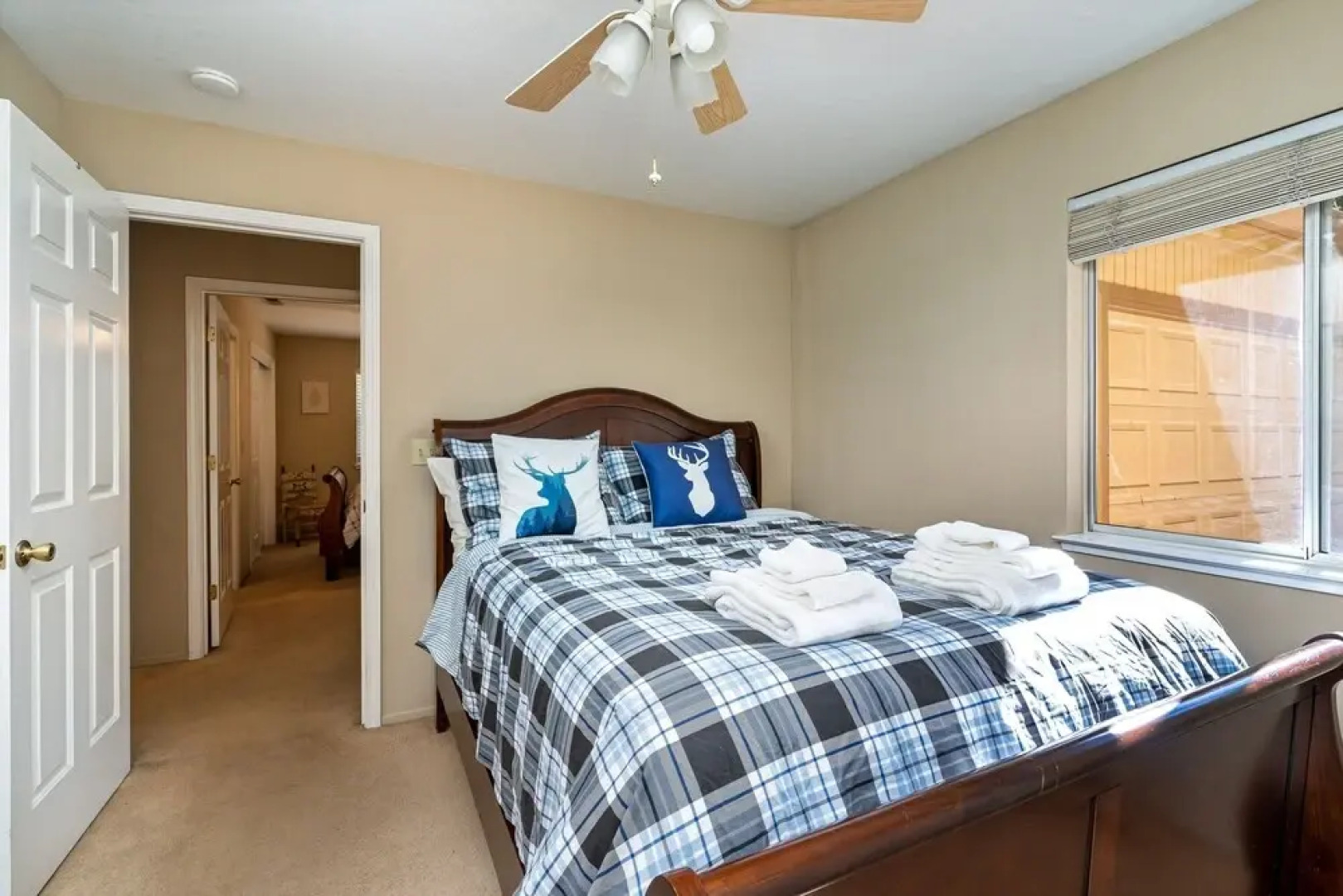 Wolf Den - Check out the Beach, Country Club, Golf Course Enjoy the Wifi, Central Heat and Air Conditioning. Near Yosemite by Redawning