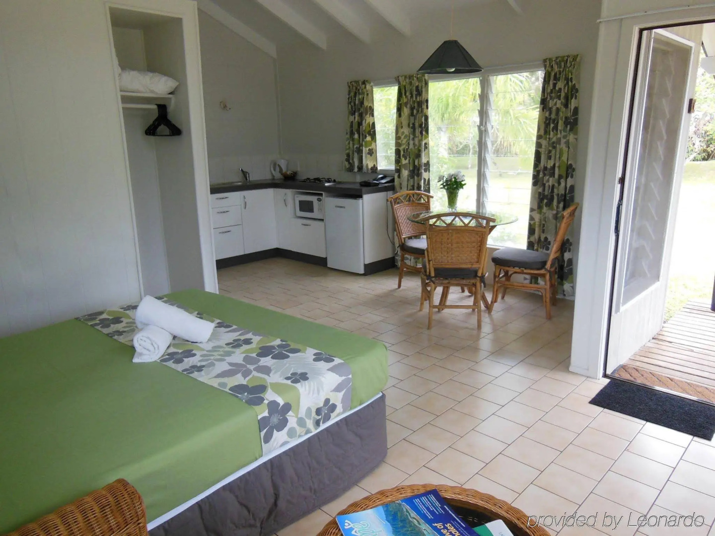 Lagoon Breeze Villas