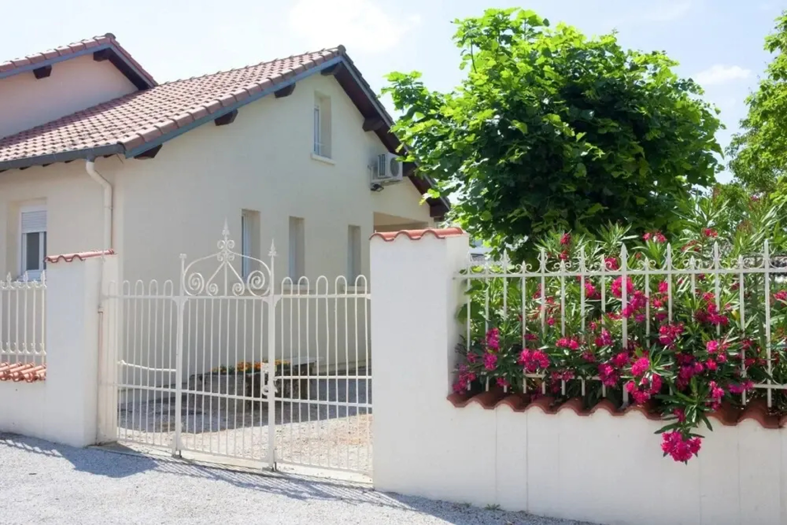 House With 3 Bedrooms in Castres, With Enclosed Garden and Wifi