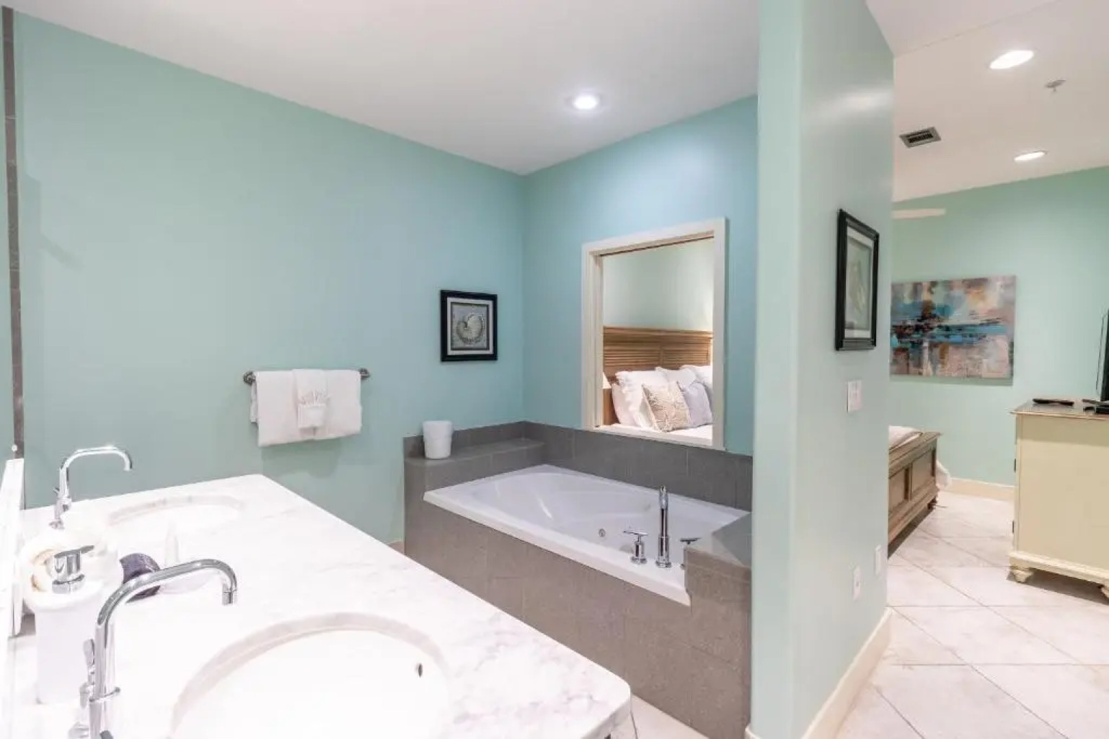 Diamond Beach 304 - Sapphire