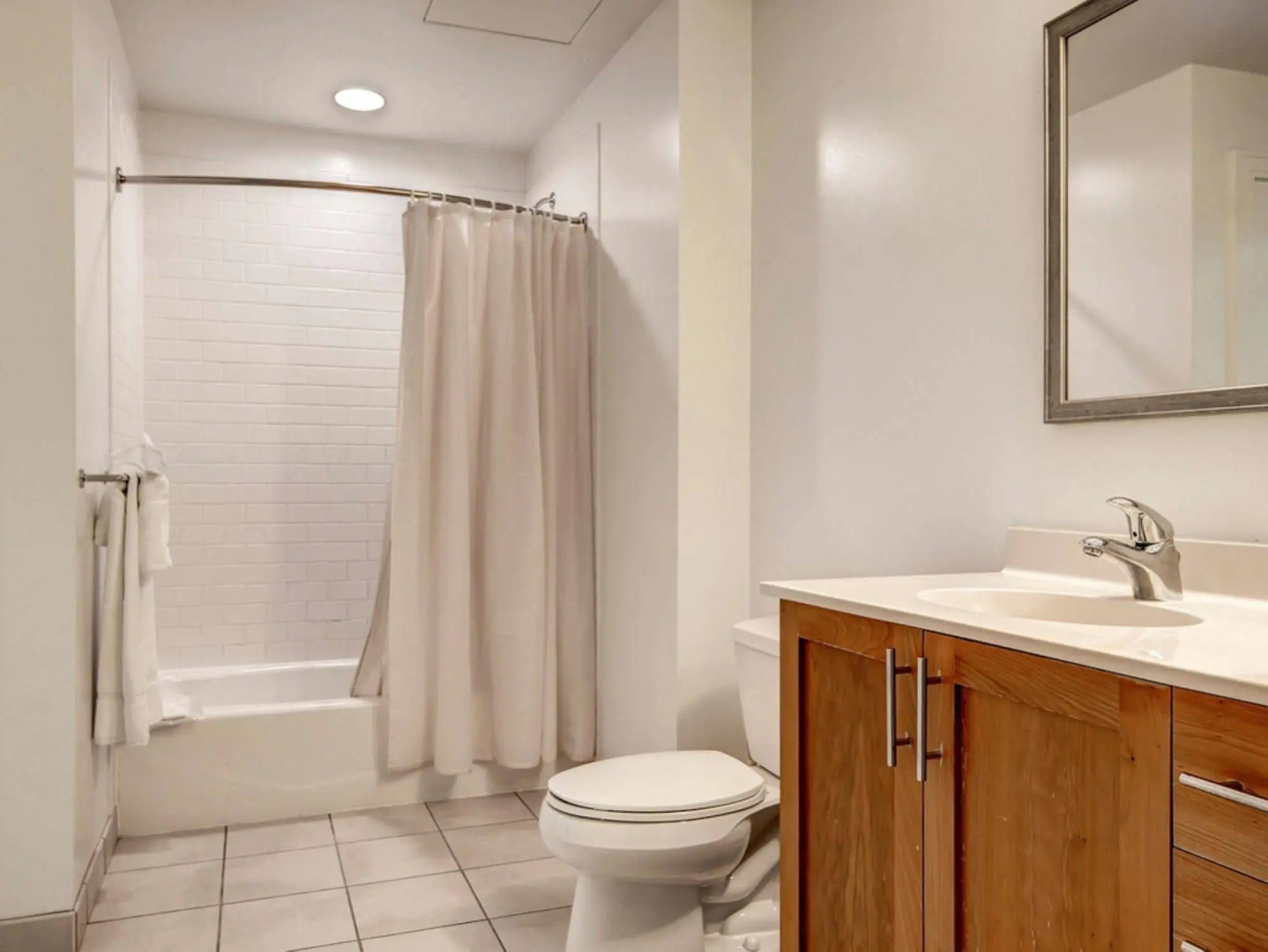 Global Luxury Suites at Cambridge Park