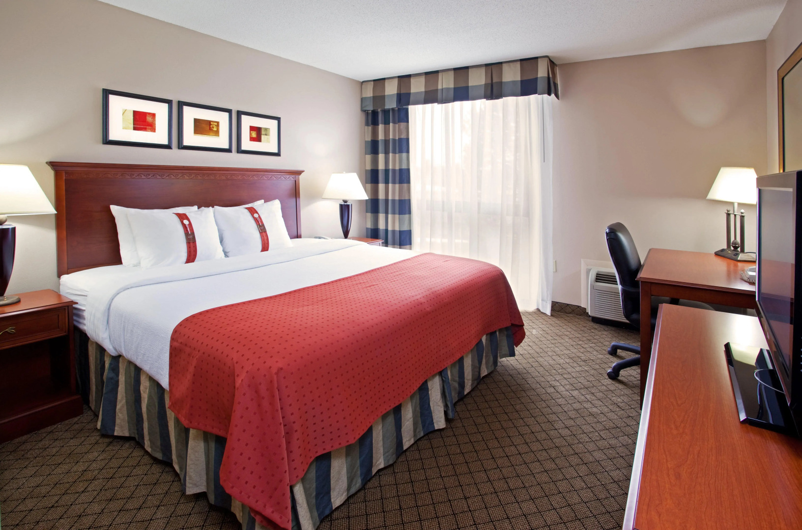 Holiday Inn Hotel & Suites Cincinnati - Eastgate by IHG