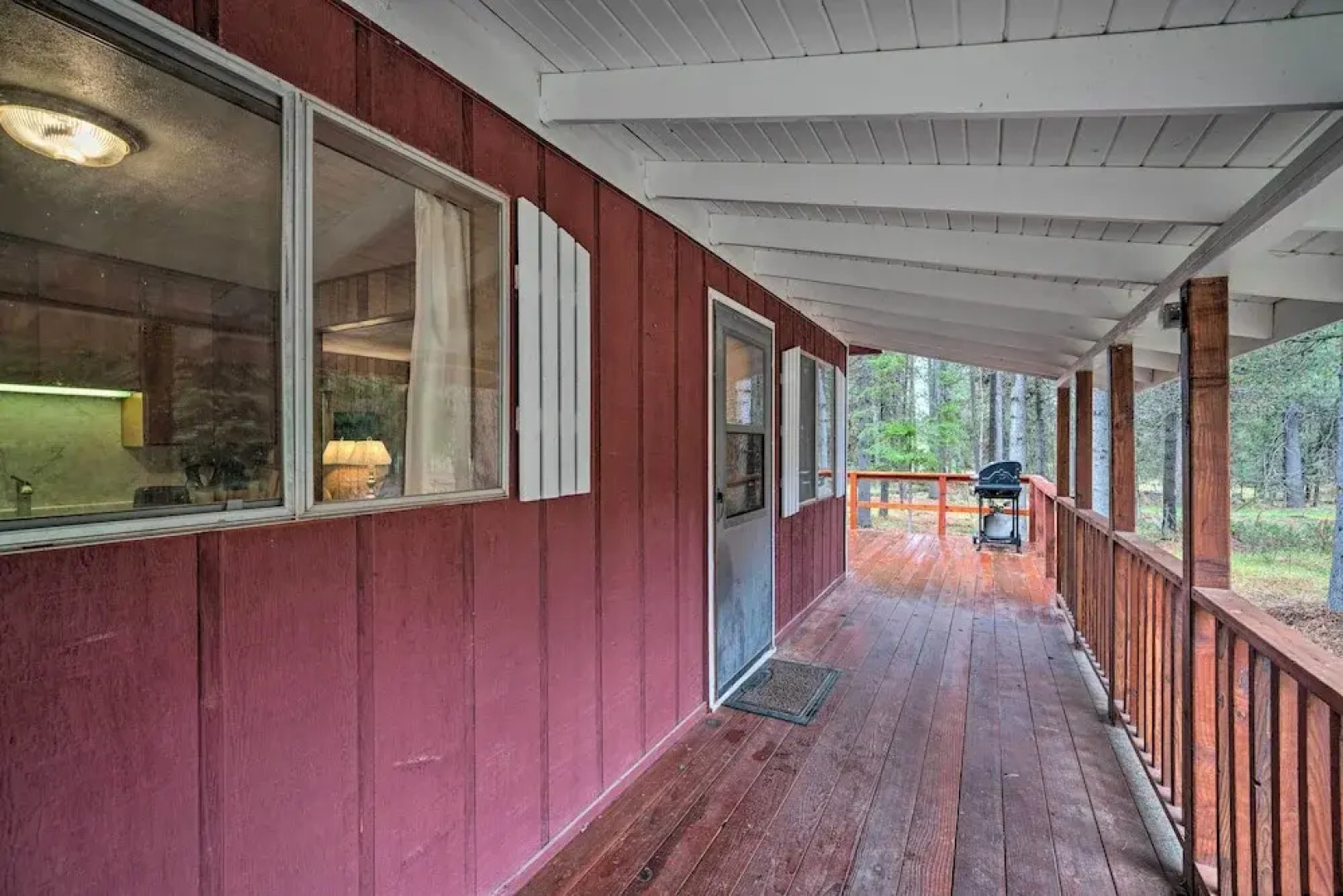 2 Cozy Island Park Cabins w/ Near the Lake!