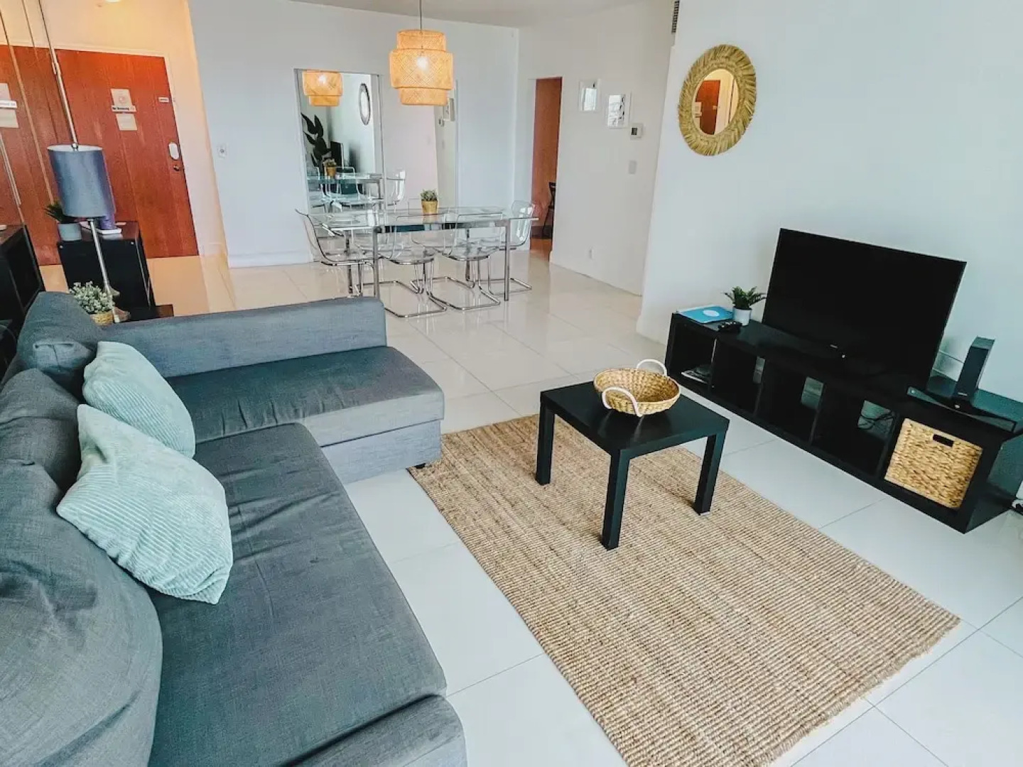 The Tides on Hollywood