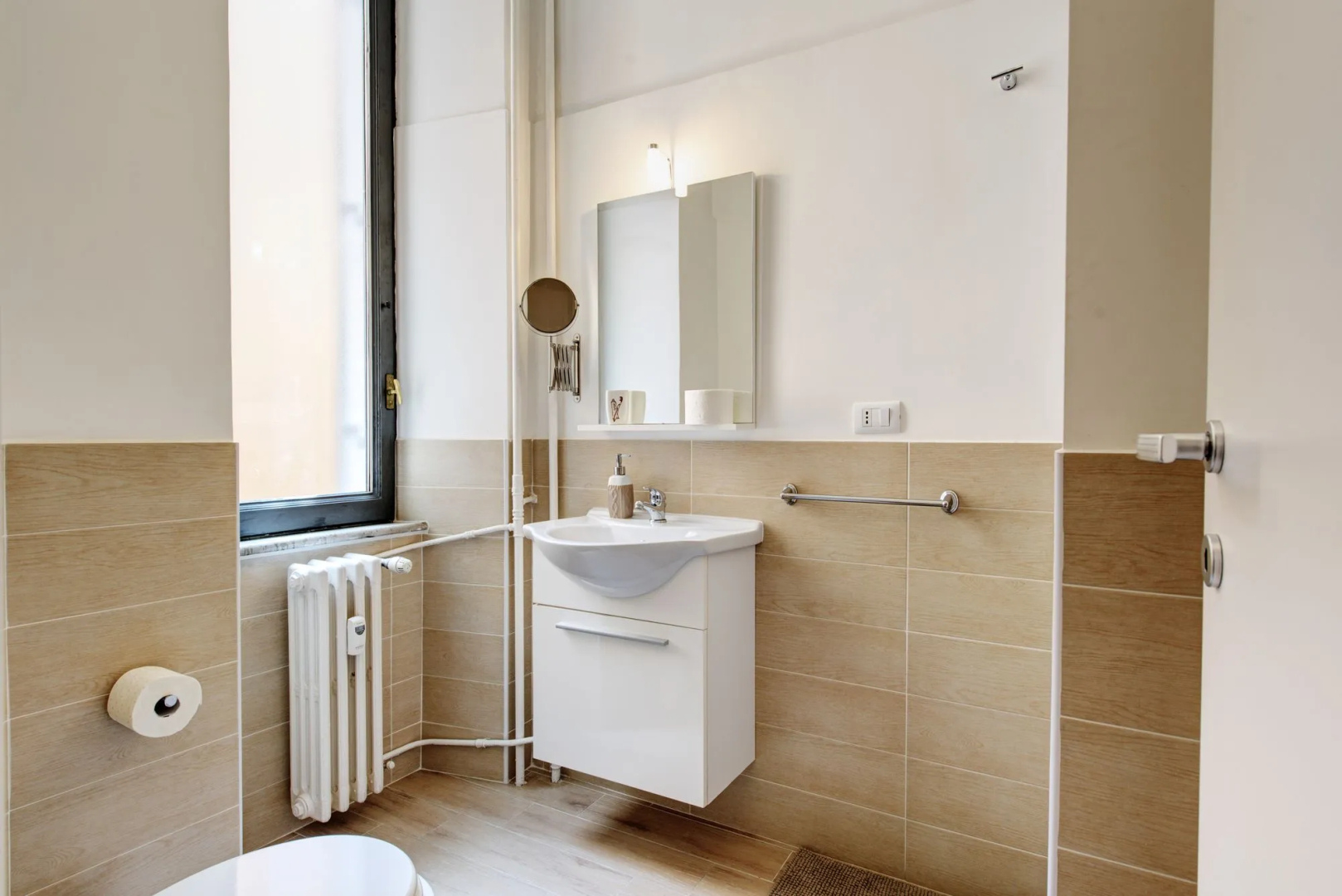 Ad Hoc Guesthouse