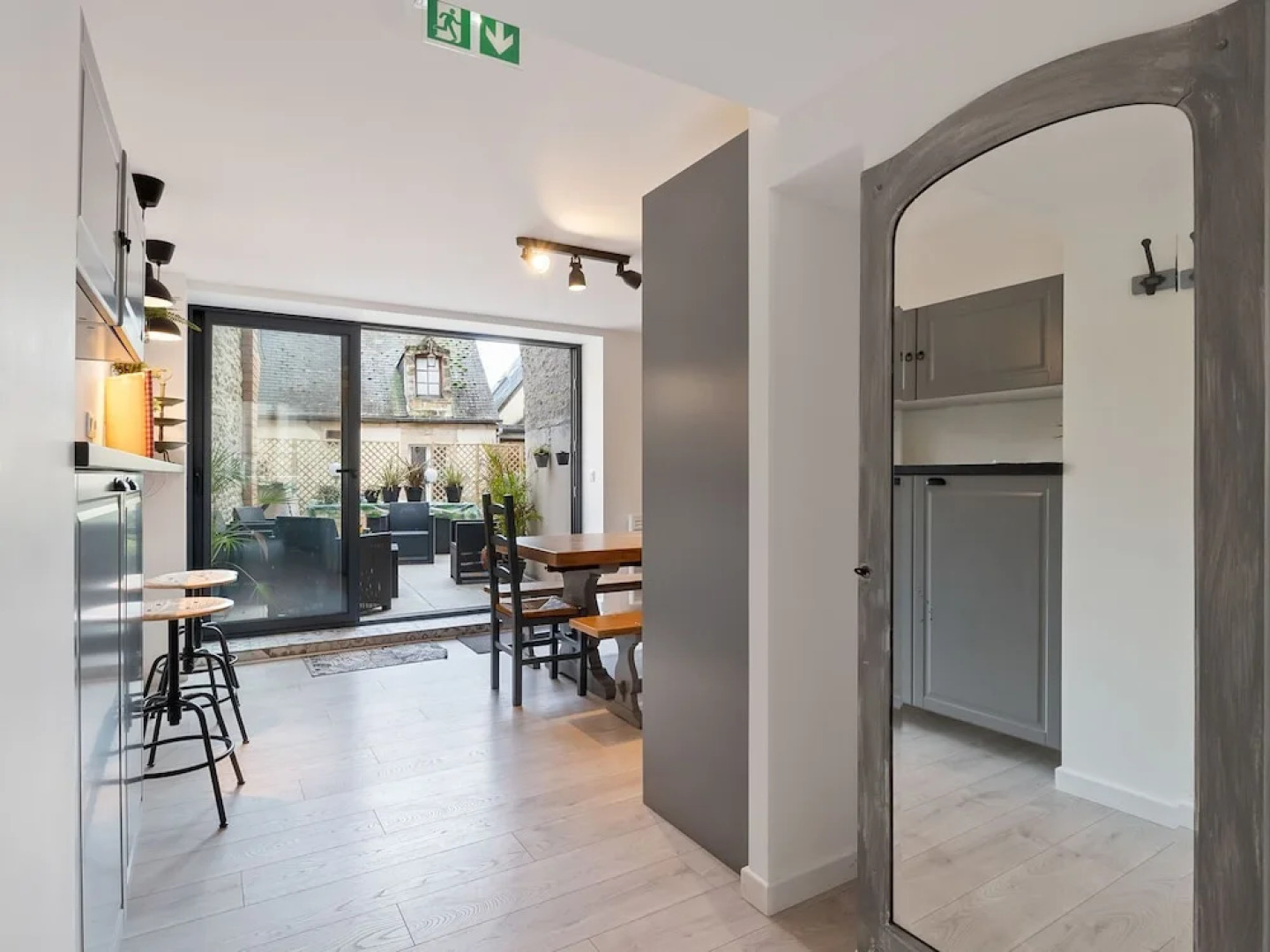 Fascinating Apartment in Bayeux With Communal Terrace/living Room and Kitchen