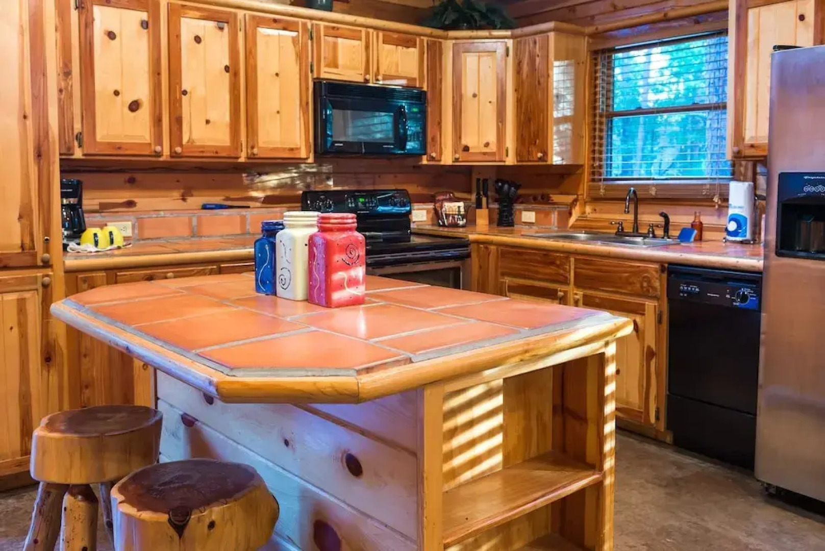 Serenity Forest Cabin With Private Hot Tub and Grill on the Back Deck by Redawning