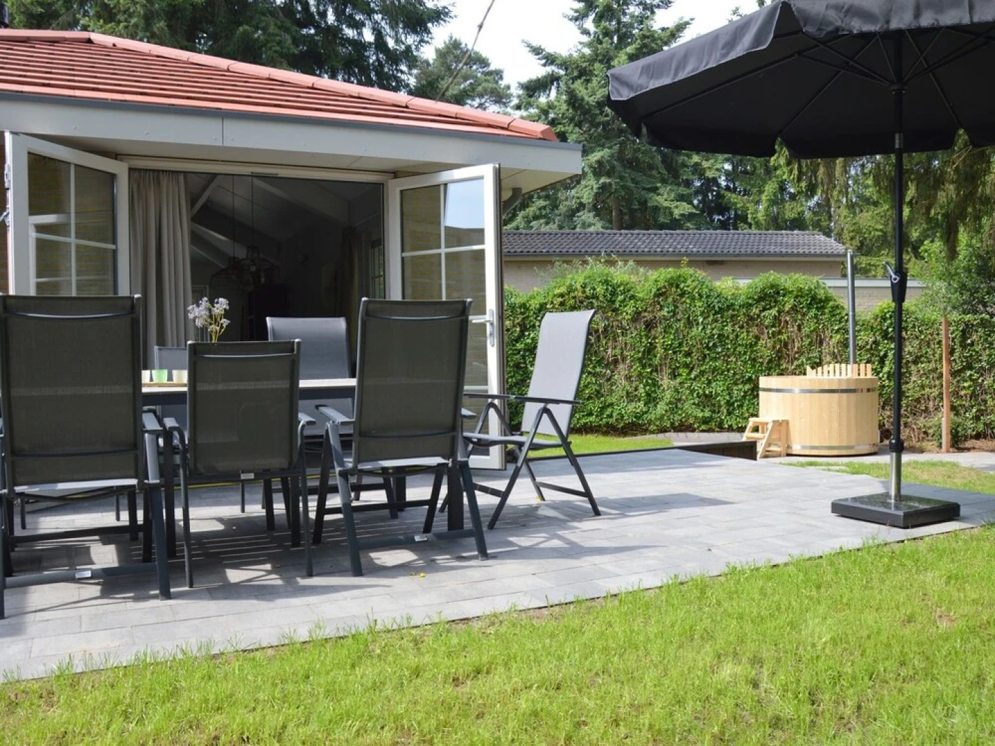 Contemporary Holiday Home on the Veluwe With Sauna and Hottub in the Garden