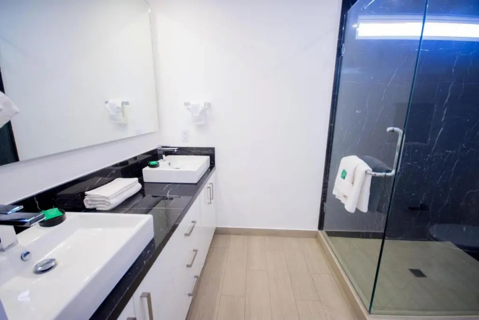 Real View Towers E706 by Casago