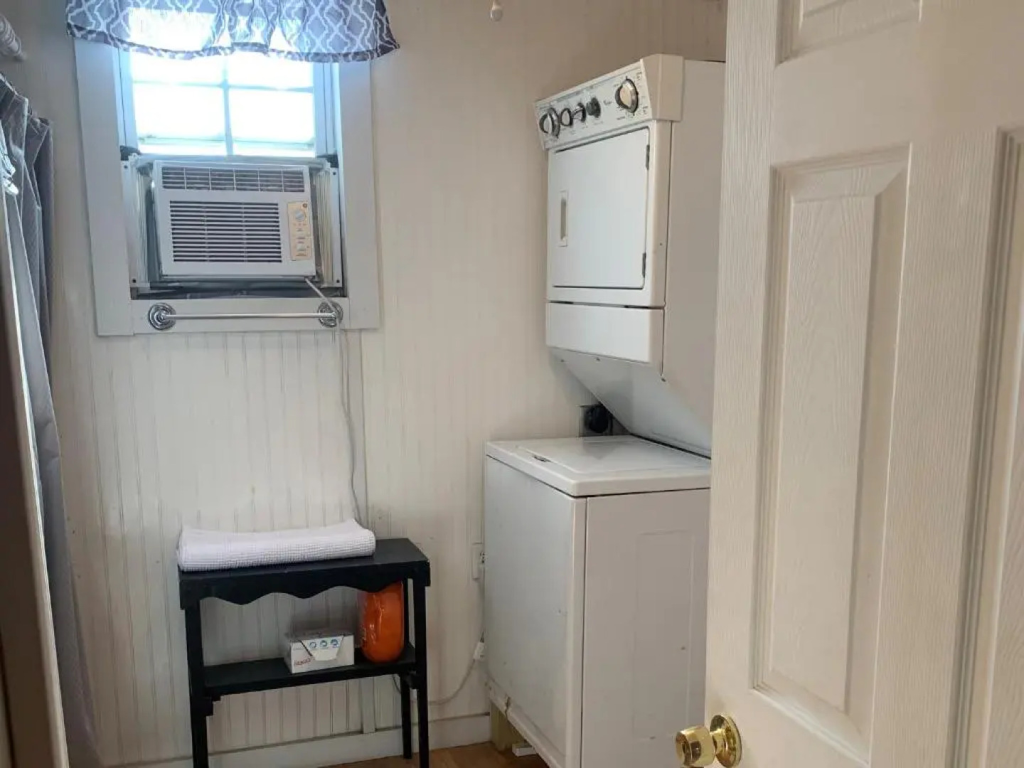 Key Lime Cottage - 1930's Cottage Steps from the Sand