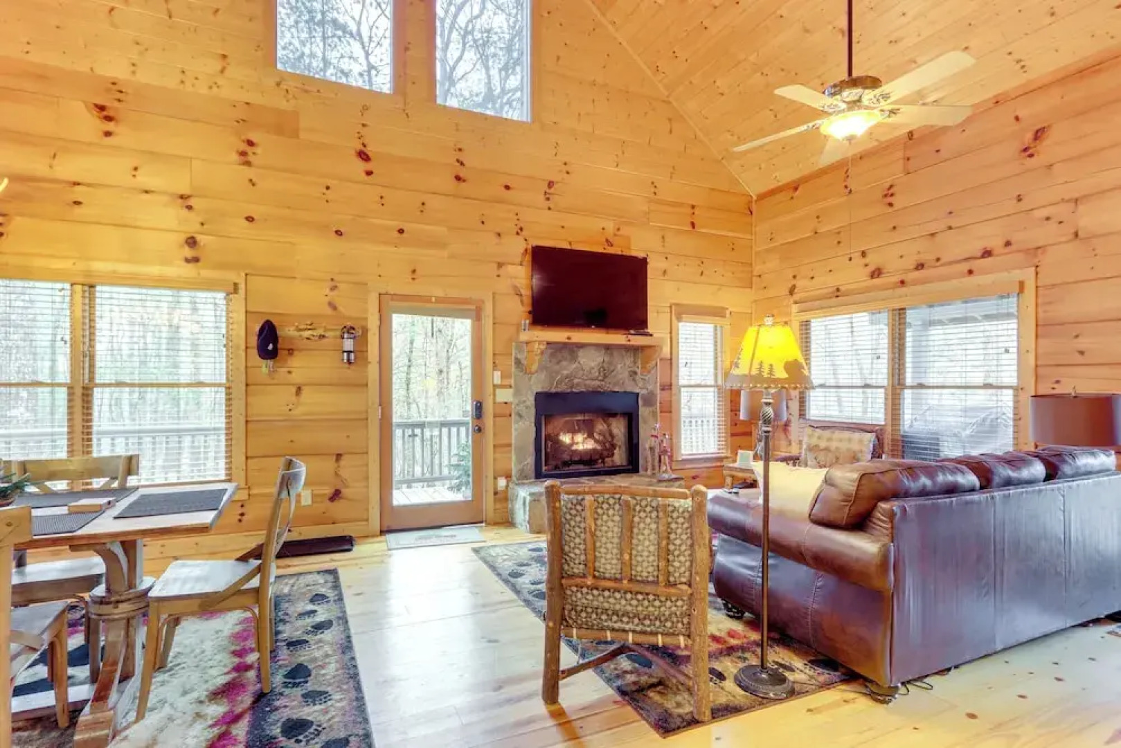 9 Mi to Dtwn Blue Ridge: Cabin w/ Deck & Grill!