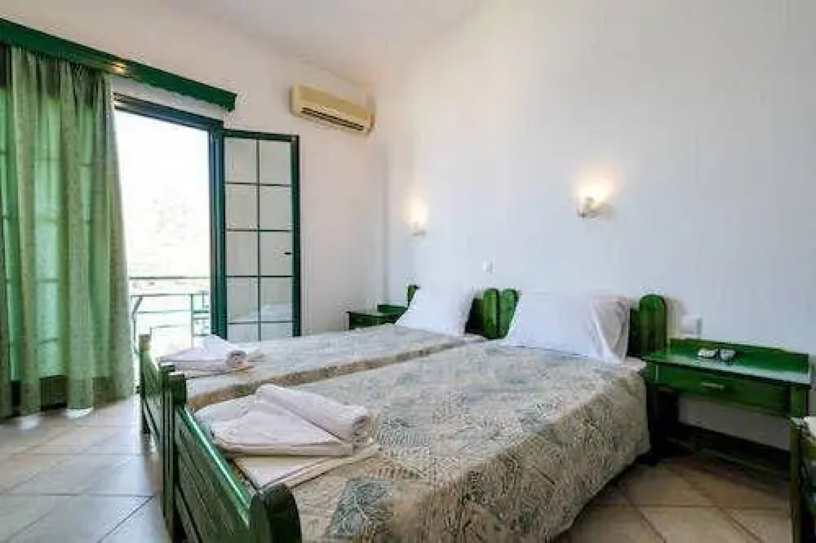 Zoe Hotel