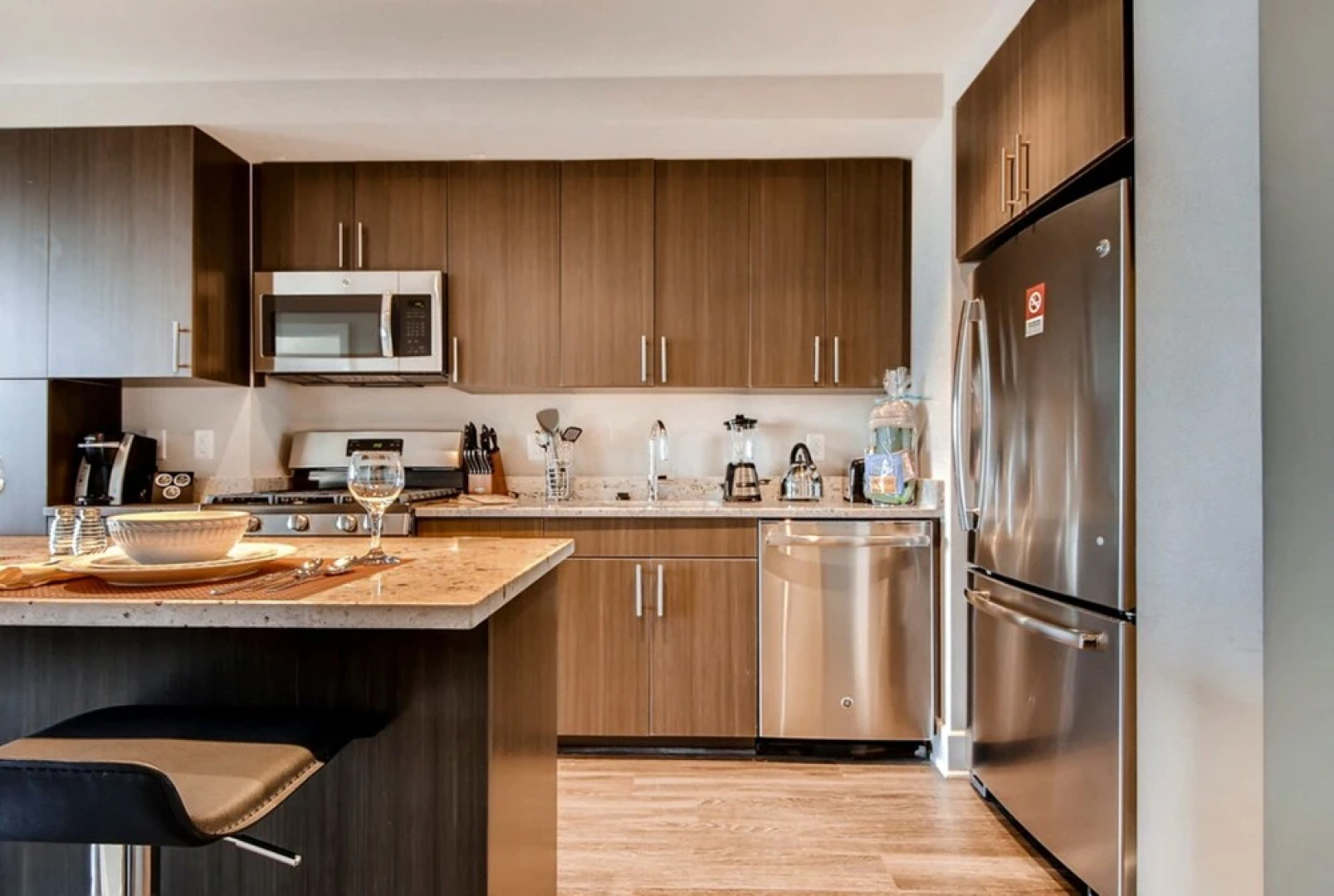 Global Luxury Suites at South Arlington