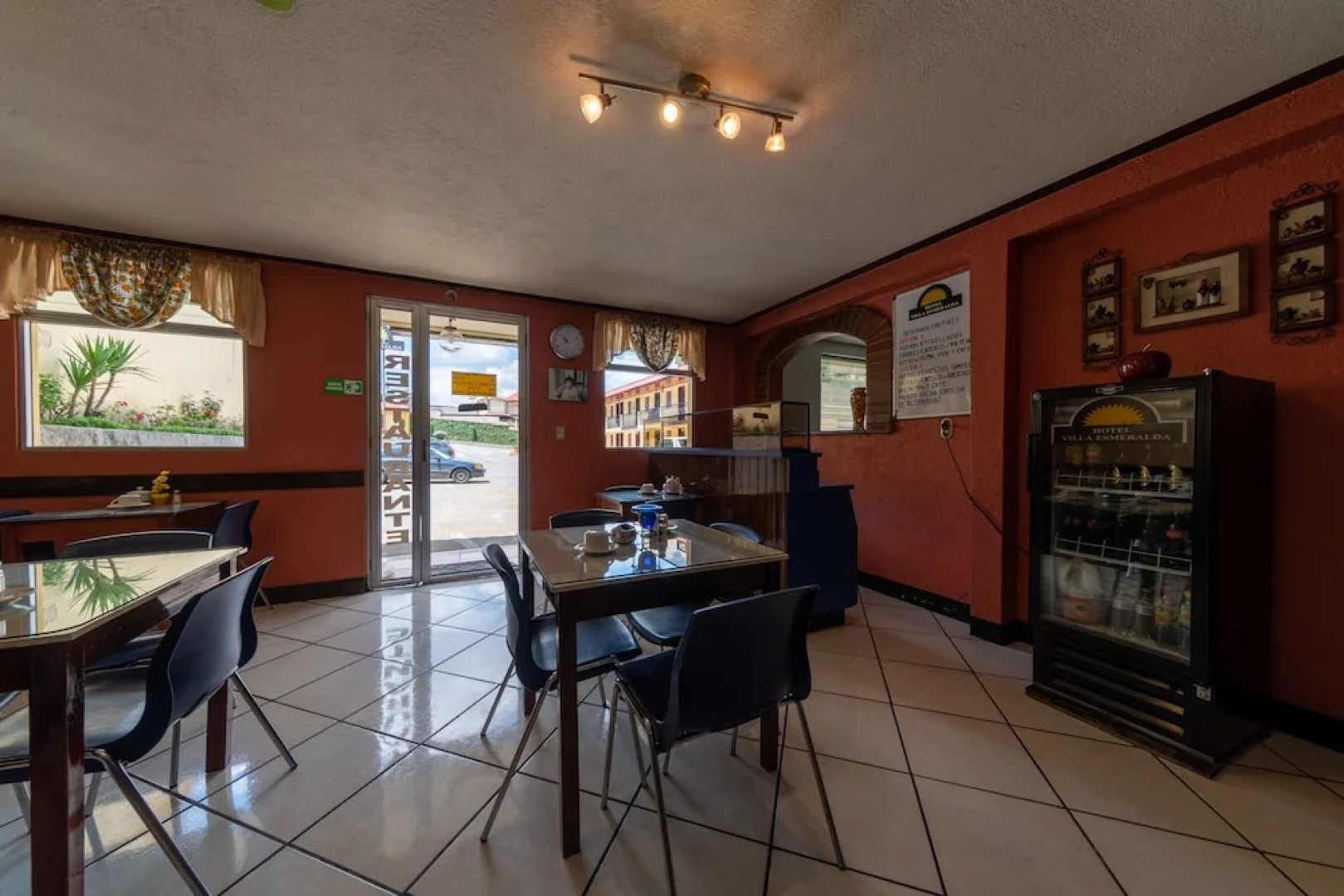 Hotel y Restaurante Villa Esmeralda